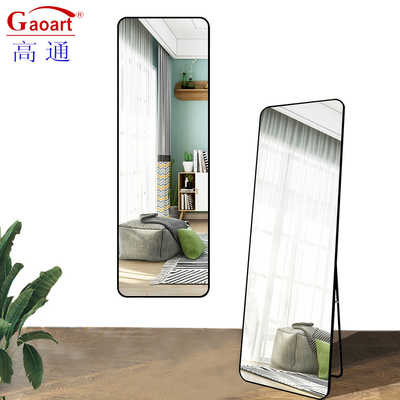 Miroir de sol à arc de style nordique pour une réflexion complète dans le salon et la salle de bain