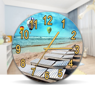 Décoratif personnalisé Petite décoration Dortoir Horloge en verre murale UV Sublimation de grande taille tous les jours