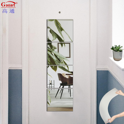 Miroir acrylique en feuille d'argent en arc de taille personnalisée pour la décoration de la salle de bain
