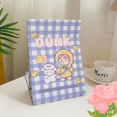 Maquillage en forme de cœur en mini-poche ronde