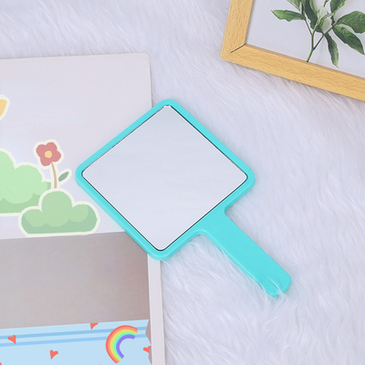 Miroir de maquillage portatif pour les besoins de maquillage et de maquillage