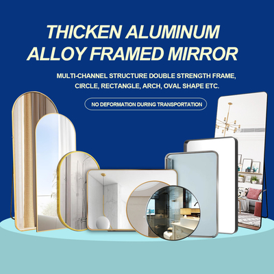 Un miroir élégant pour l'habillement ajoute du style et des fonctionnalités à votre espace