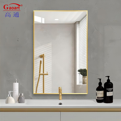 Créer une maison luxueuse avec un miroir élégante monté au mur