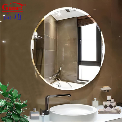 Ajoutez une touche d'élégance à votre salle de bain avec notre miroir sans cadre