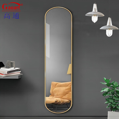Créez un look professionnel avec notre miroir encadré sur mesure B2B