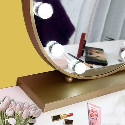 Obtenez l' éclairage parfait pour votre maquillage avec Hollywood Mirror