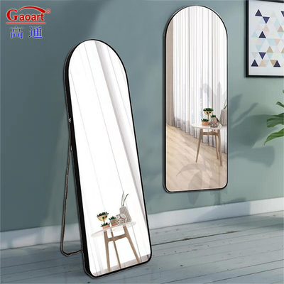 Élevez l'affichage de votre magasin avec un miroir vestimentaire personnalisable