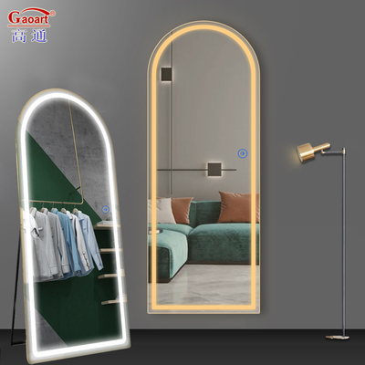 Découvrez la polyvalence du miroir LED pour votre salle de bain