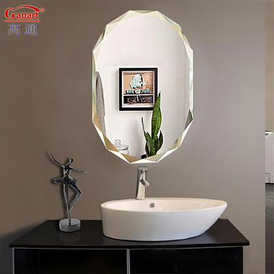 Améliorez votre entreprise avec un miroir sans cadre et un design élégant