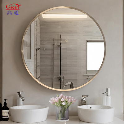 Un miroir à cadre fonctionnel, pratique et élégant