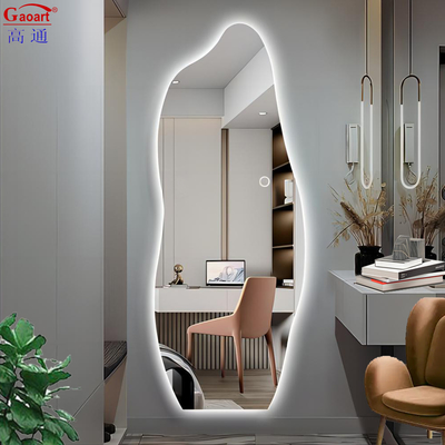 Améliorez l'éclairage de votre salle de bain avec un miroir LED et une technologie avancée