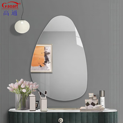 Améliorez votre espace commercial avec un miroir sans cadre et un choix abordable