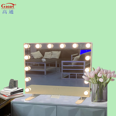Transformez votre vanité en un studio glamour avec Hollywood Mirror