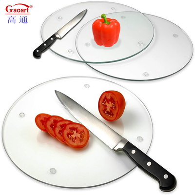 Planche de coupe de verre trempé sur mesure avec des pieds antidérapants parfaite pour la préparation des aliments