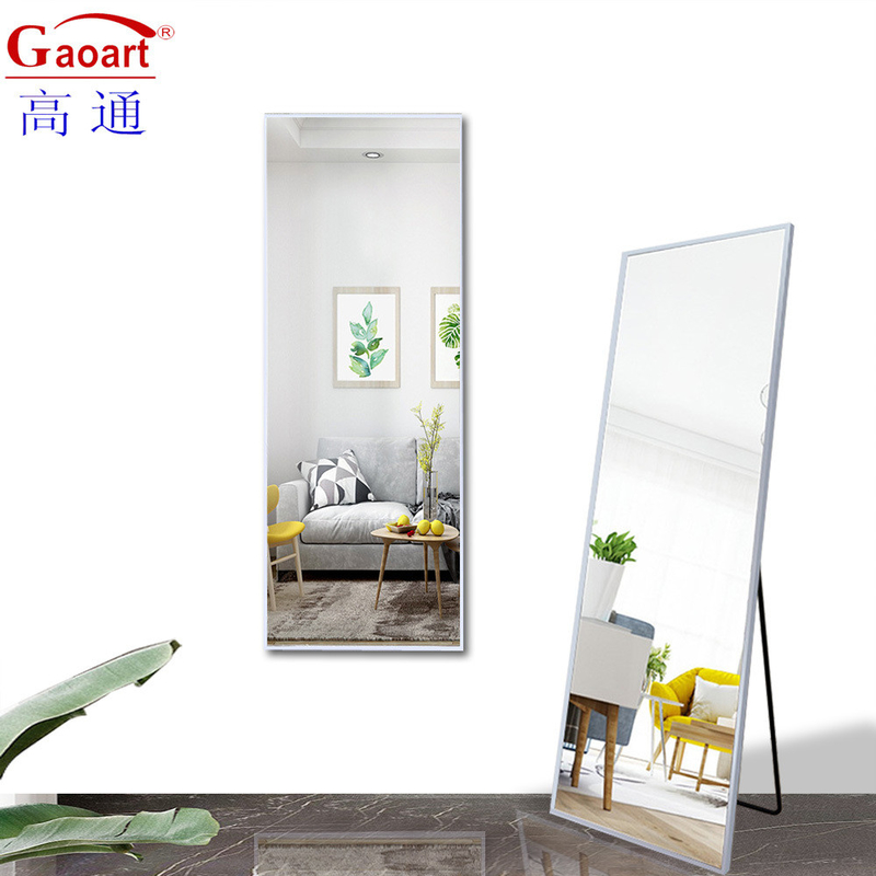 Conception de bistouri Miroir métallique de rasage en argent de longueur complète pour une décoration moderne et élégante