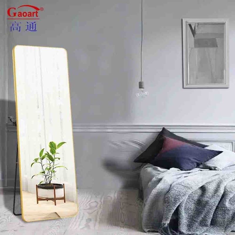 Le miroir chinois en verre est parfait pour tous les jours.