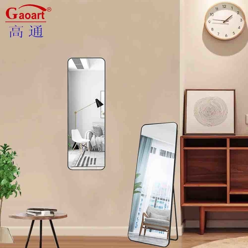 Taille personnalisée Miroir en verre flottant de design populaire pour le maquillage de salle de bain dans un design élégant