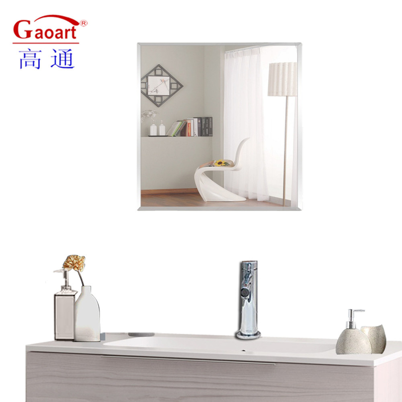 Améliorez la décoration de votre maison avec un miroir sans cadre